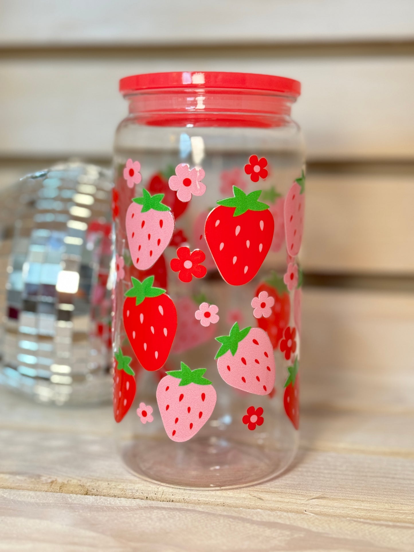 Strawberry Summer 16 Ounce Plastic Cup with Straw