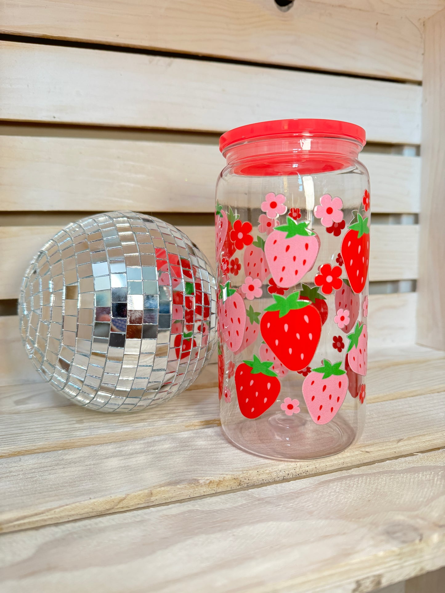 Strawberry Summer 16 Ounce Plastic Cup with Straw